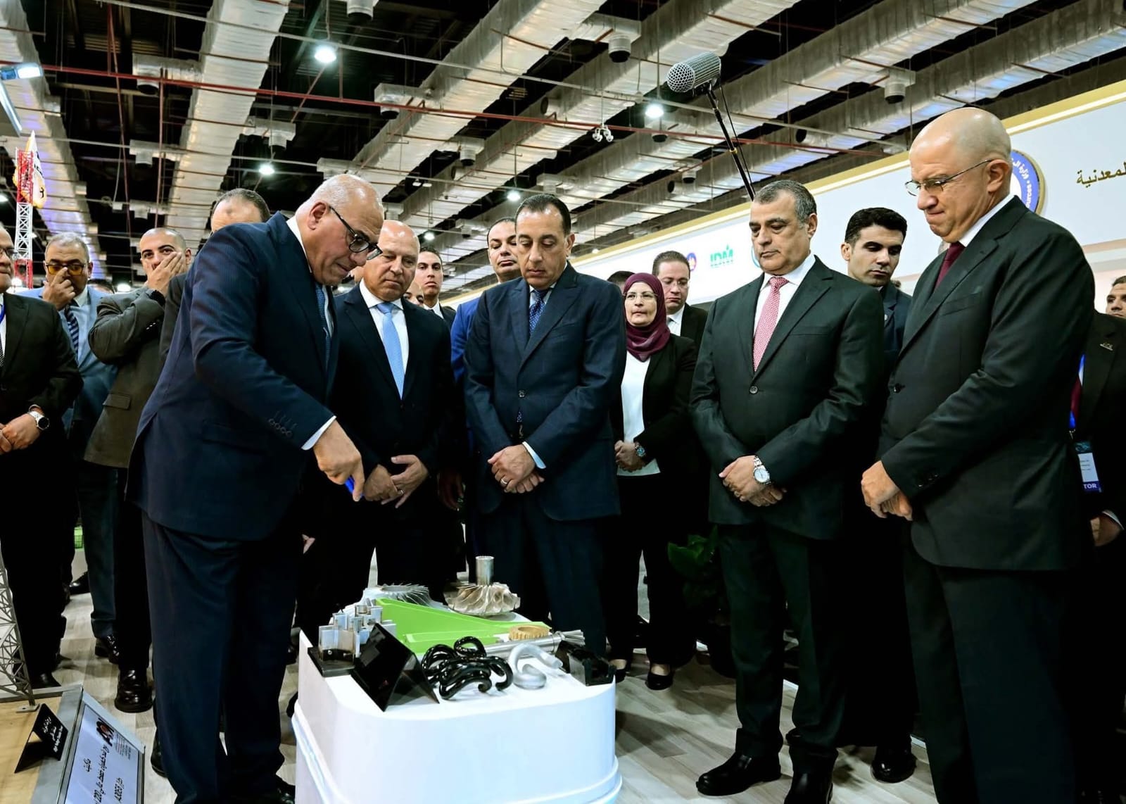 رئيس الوزراء يزور معرض الصناعة MEA Industry