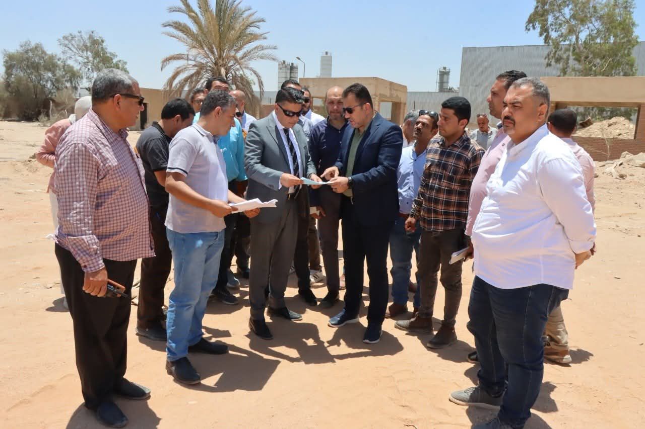 تنفيذا لتوجيهات وزير الصناعة التنمية الصناعية واجهزة المدن تقود حملة موسعة لسحب الأراضي والوحدات الصناعية من المستثمرين غير الجادين في عموم المناطق الصناعية بكافة محافظات الجمهورية